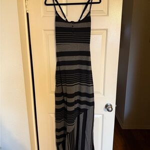 RVCA Junior's Tied Up Printed Maxi Dress – High Neck, V-Back With Knot Detail